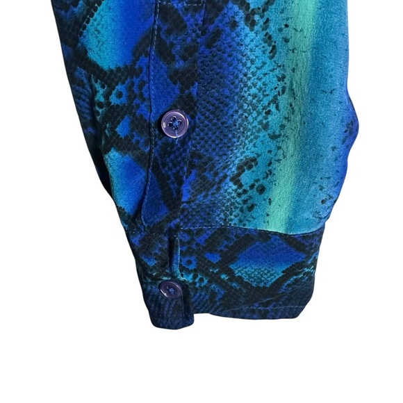 Equipment Femme Silk Button Down Shirt Blue Snake Print Blouse Size Medium - Picture 9 of 14
